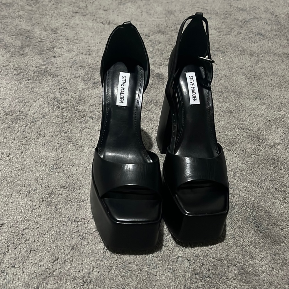 Brand New without Tags or Box Steve Madden Platform Heels
